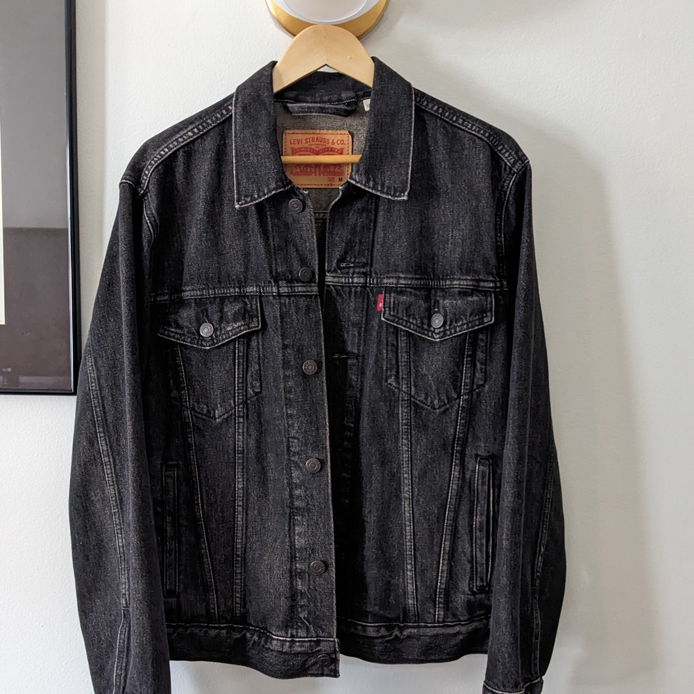 Levi's Black Lightweight Shirt Jacket with Classic Design